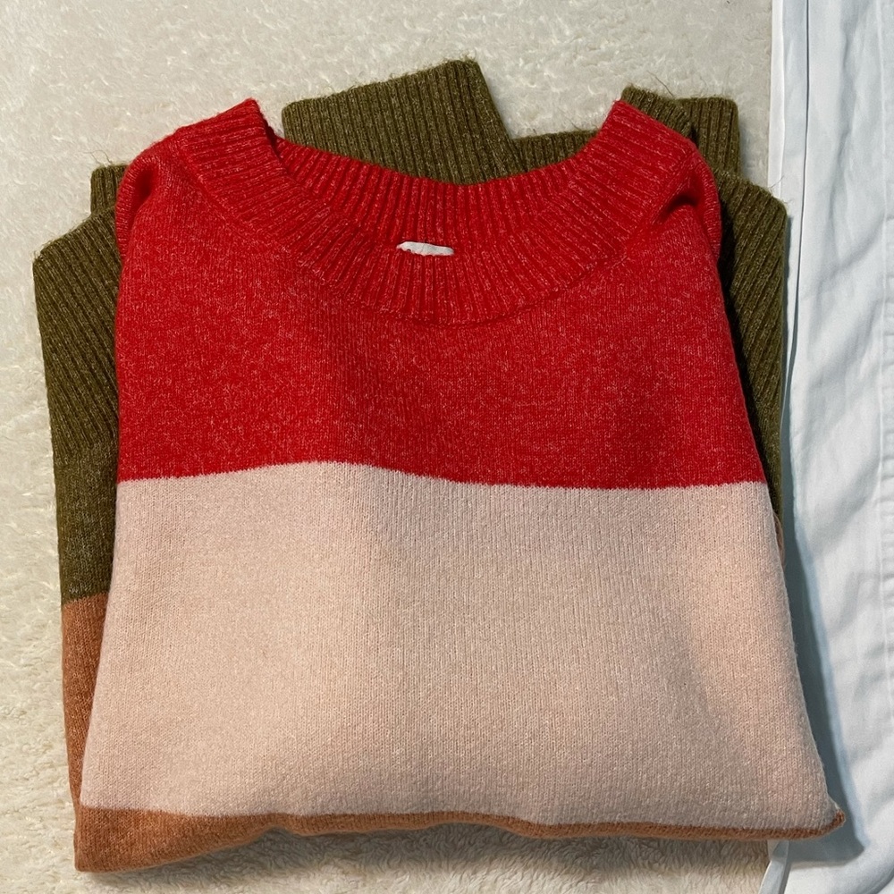 COLOR BLOCK SWEATER